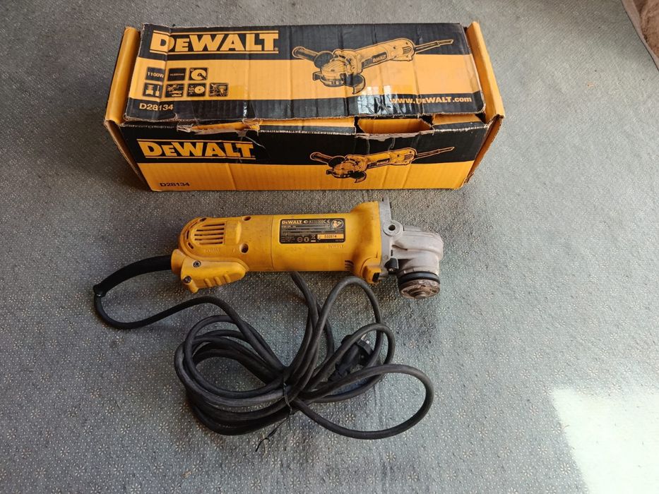 Болгарка DEWALT D28134