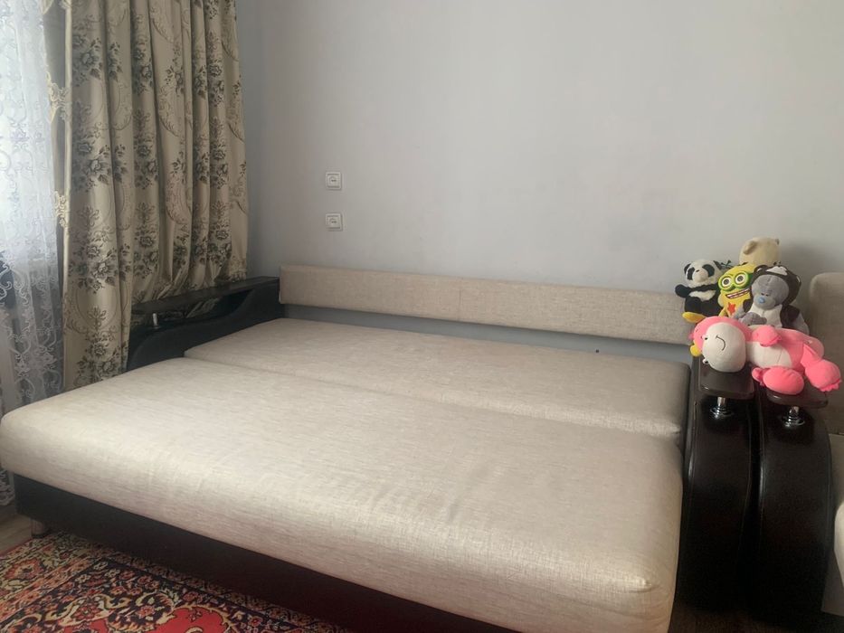 Продаю диван в хорошем состояний