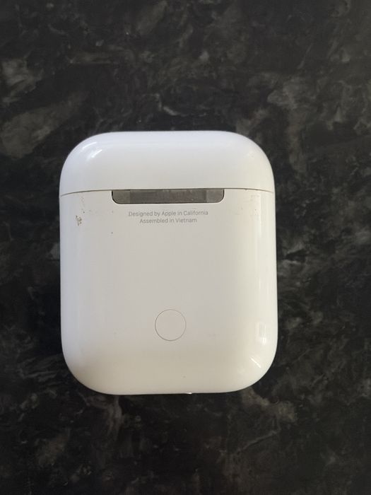 Airpods первого поколения