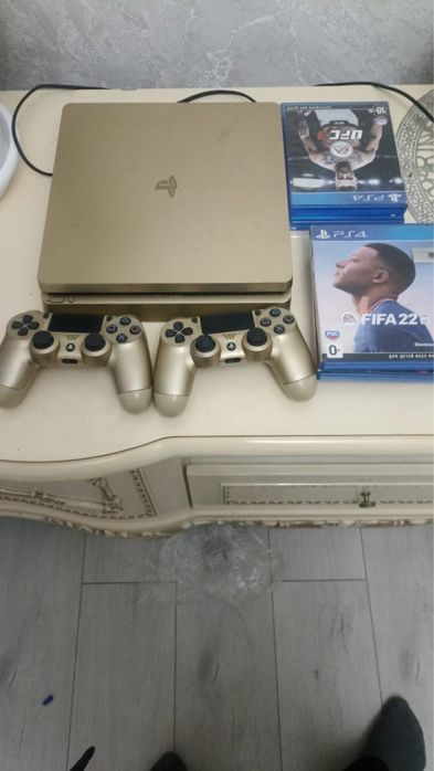 PlayStation Gold Slim