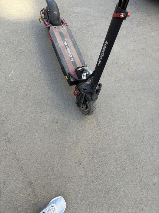 Продам электро самокат Kugoo m4