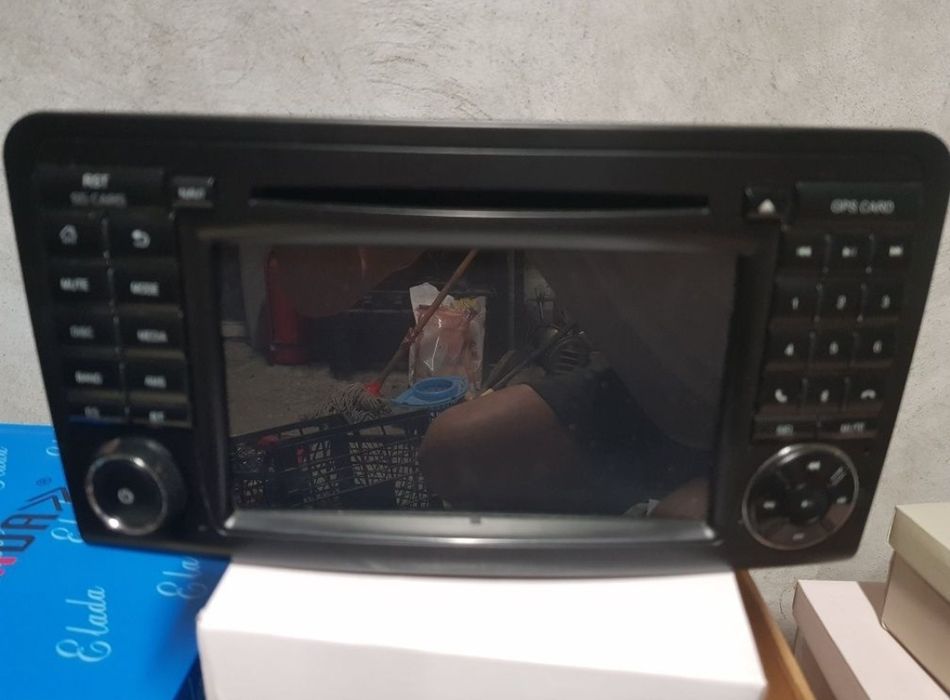 Navigatie dedicată mercedes ml w164, nouă plus toate accesoriile.