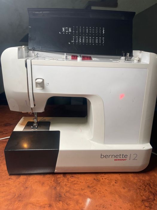 Швейная машинка Bernette