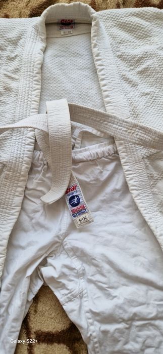 Продам кимоно за 1000тг