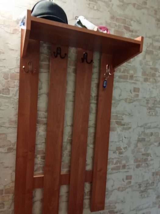 Продам вешалку для прихожки.