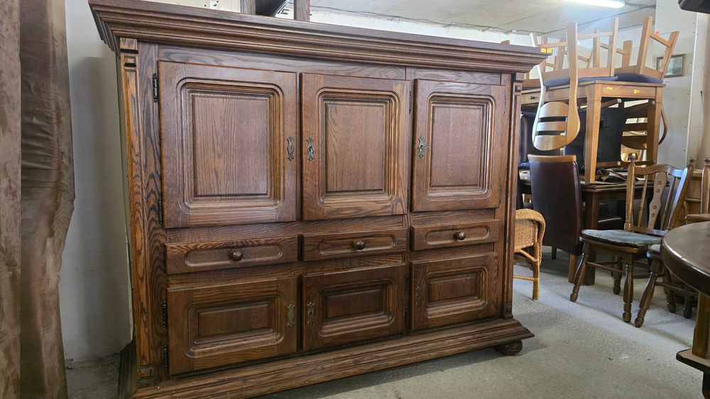 Дъбови контрабюфети и шкафове- внос от Нидерландия