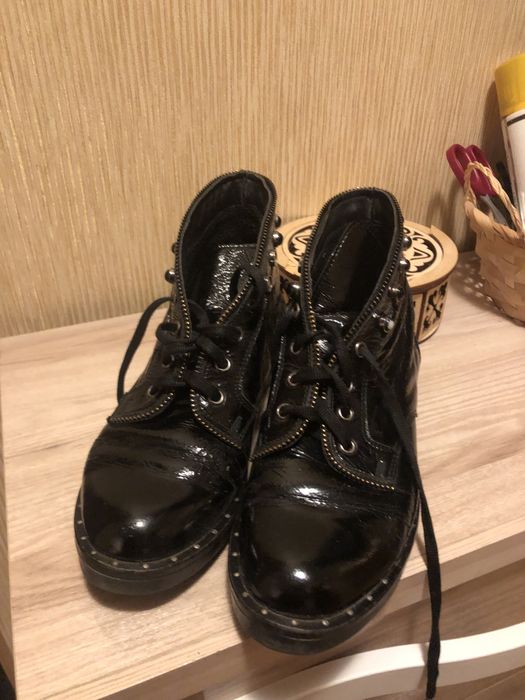 Вся обувь кожанная