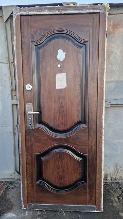 Продаётся дверь ///