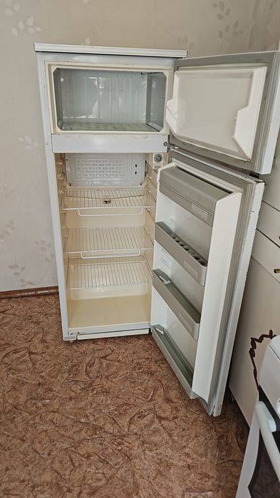 Холодильник рабочий