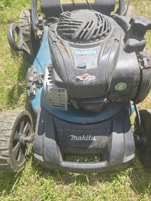 Masina de tuns iarba Makita, stare buna
