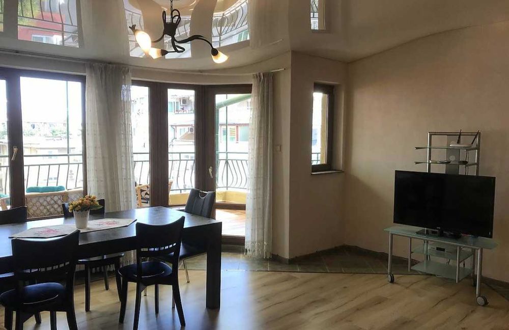 Дава се под наем Многостаен апартамент в Бургас, Център - 150 кв.м за 280.5 € - Снимка #13