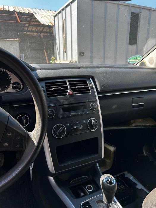 Mercedes B -Class на части или цяла