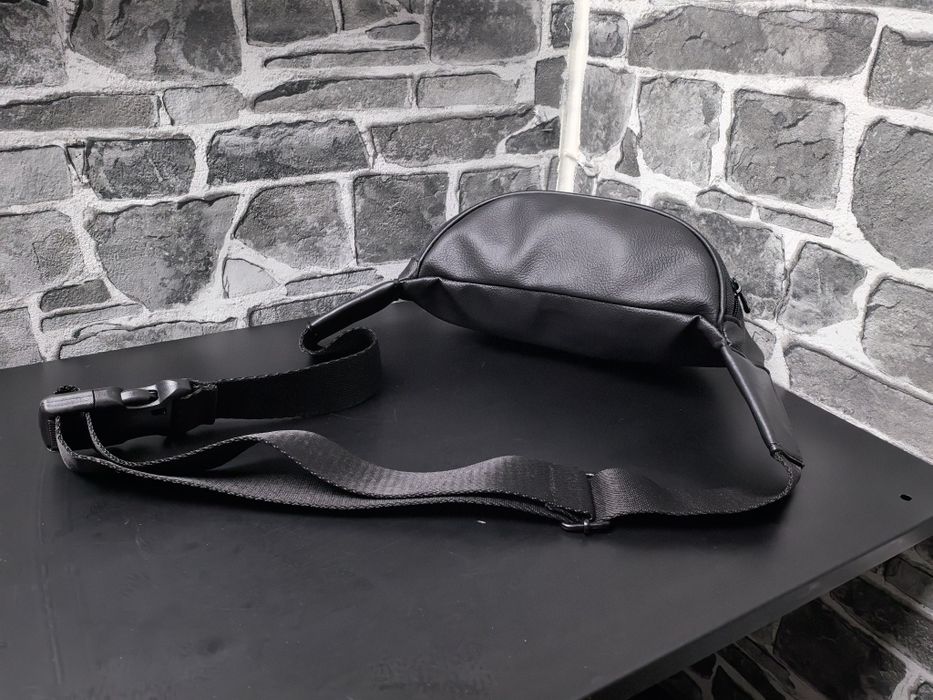 Dsquared чанта тип банан