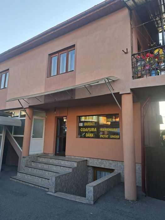 Vand Casa +Spatiu comercial