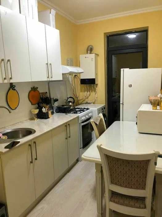 ЖК Ассалом Хаво 2 комнатная 40м2 Кадышева базар , метро Алмас