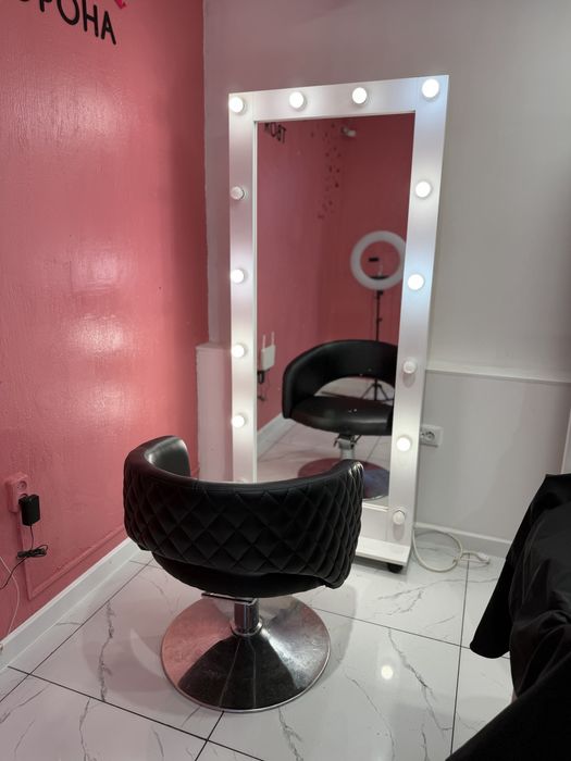 продам гримёрный зеркало и кресло