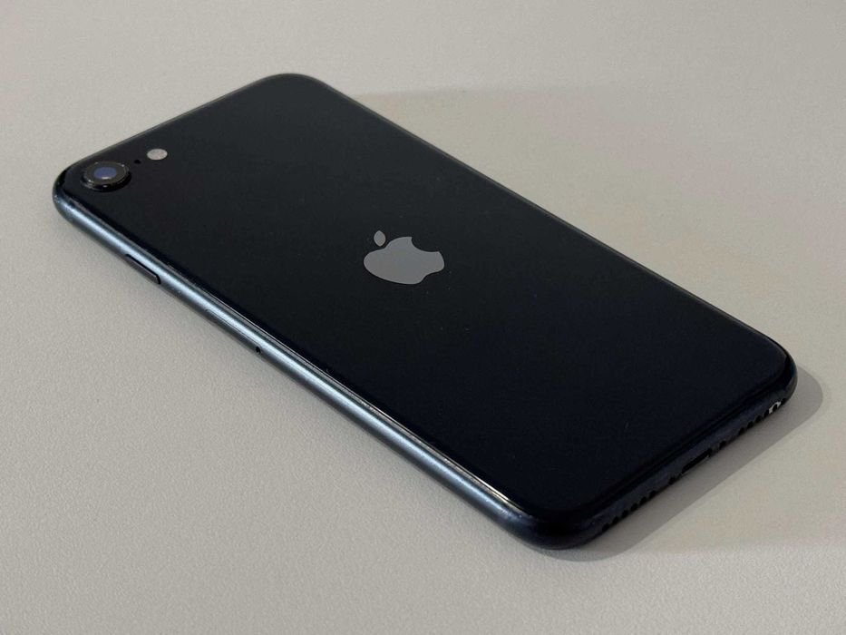 Бартер! iPhone SE 2022 3th Gen Black (Черен)