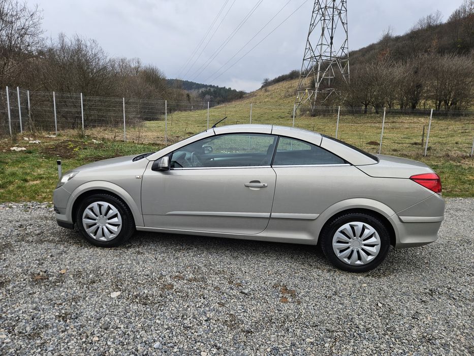 Vand Opel Astra H TwinTop 2010 1.6Benzina Euro 5 Cabrio