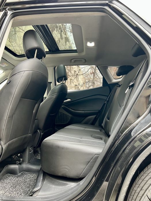 Tracker-2  Premier  1.0L Turbo Не битая не крашеная