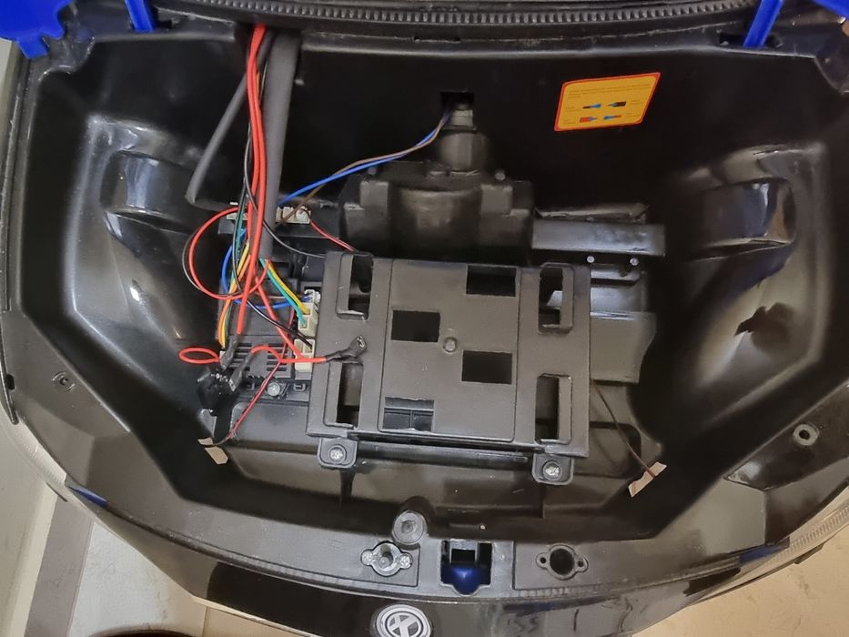 Детска акумулаторна кола