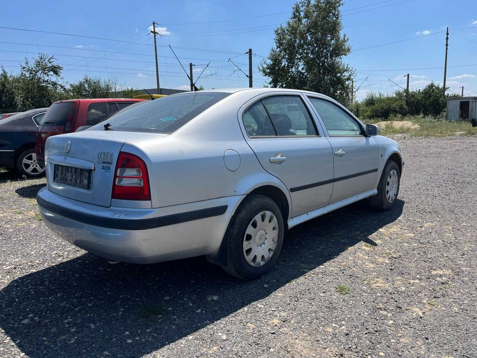 Dezmembrez Skoda Octavia 1 tour 2008 gri argintiu 1,6 benzina cod BFQ