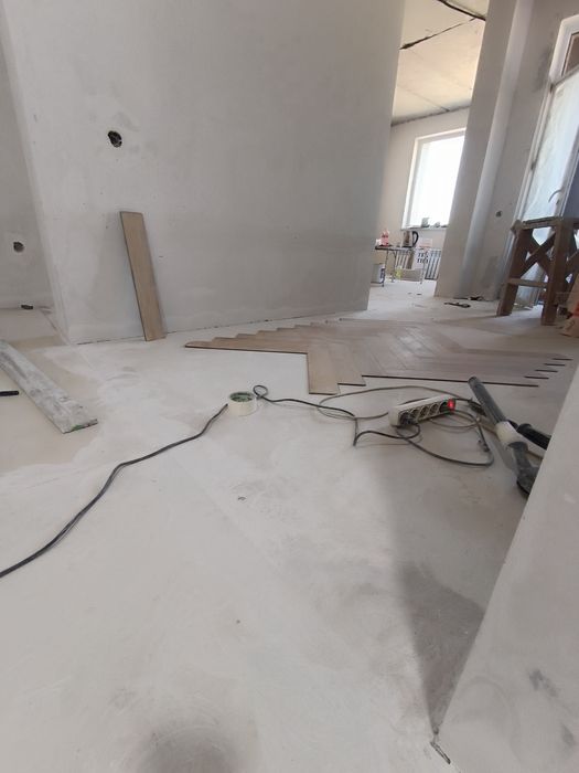 Укладка ламината,  кварцвинила, spc, наливной пол