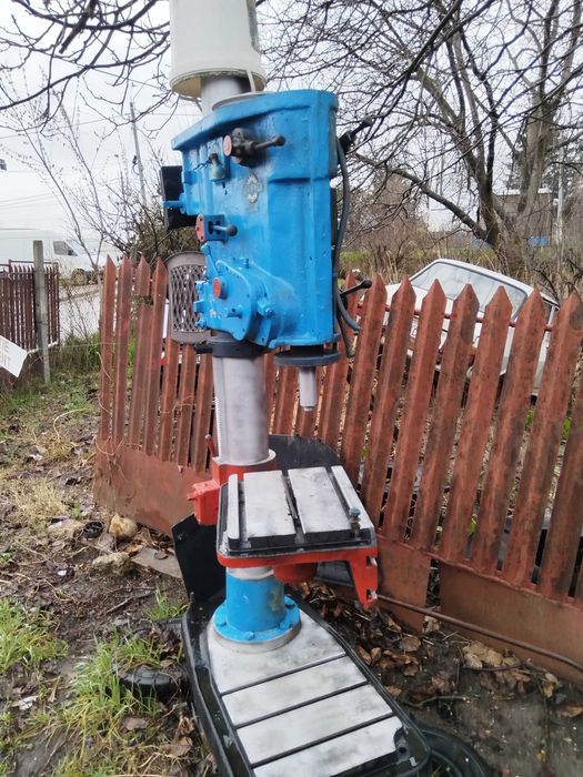 Mașina de găurit cu coloana electrica românească cu viteze