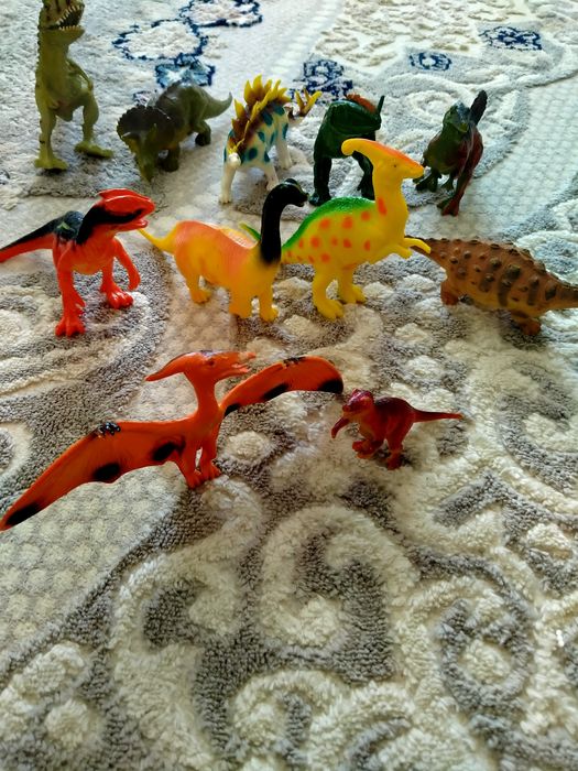 Динозаврлар 2000тг