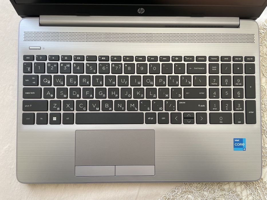 HP 250 G8 noutbook sotiladi holati yengi