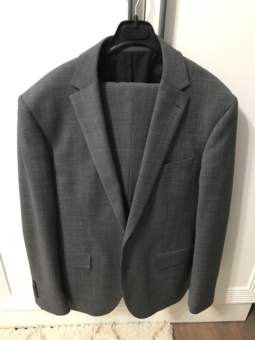 Продам костюмы, пиджаки