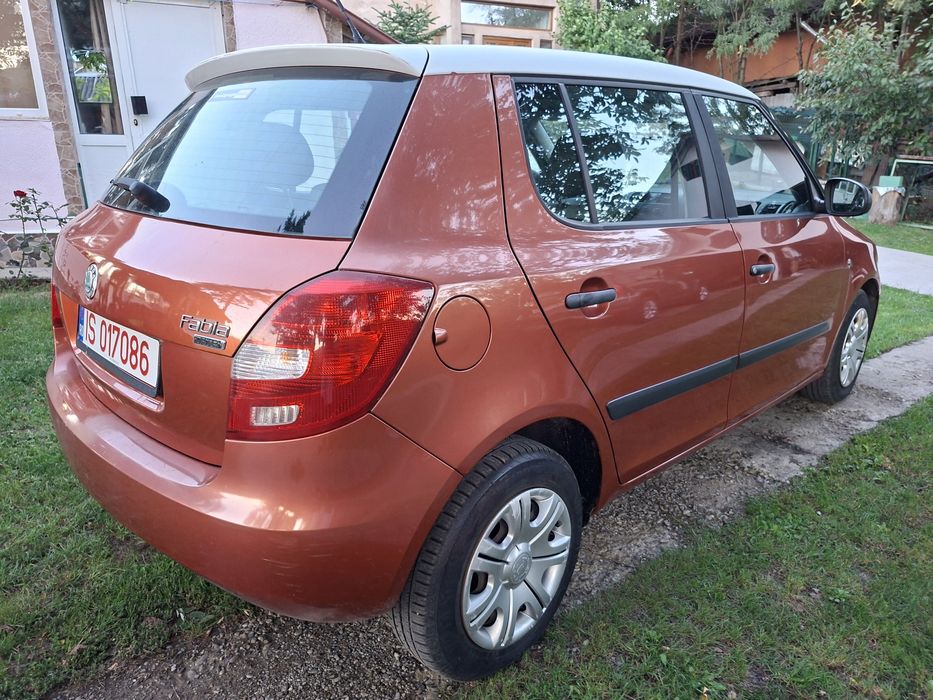 Skoda fabia 2 * facelift *numere rosii valabile 3luni