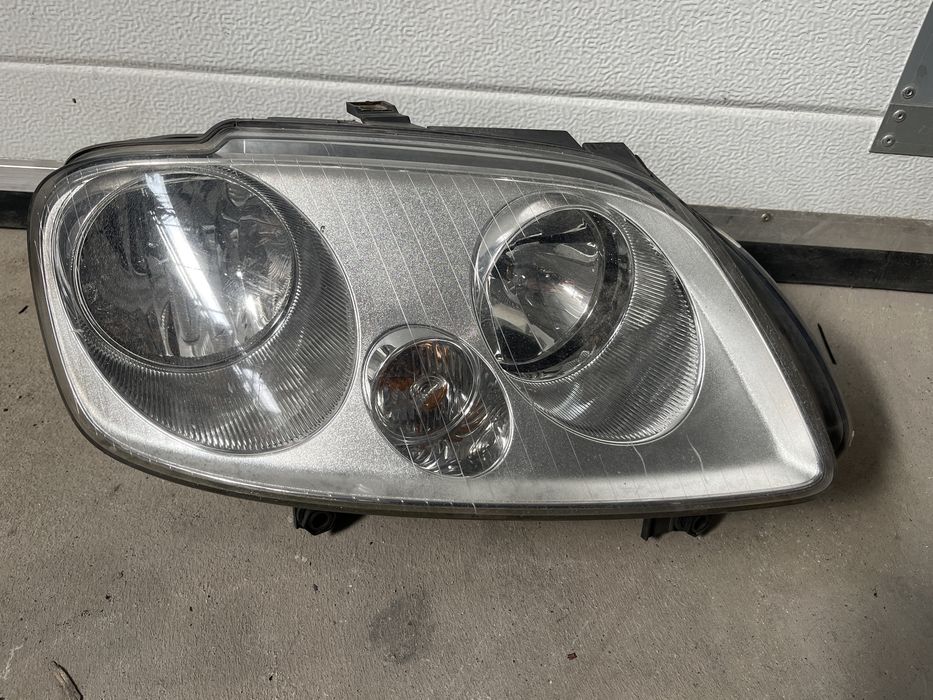 Far dreapta Volkswagen Touran