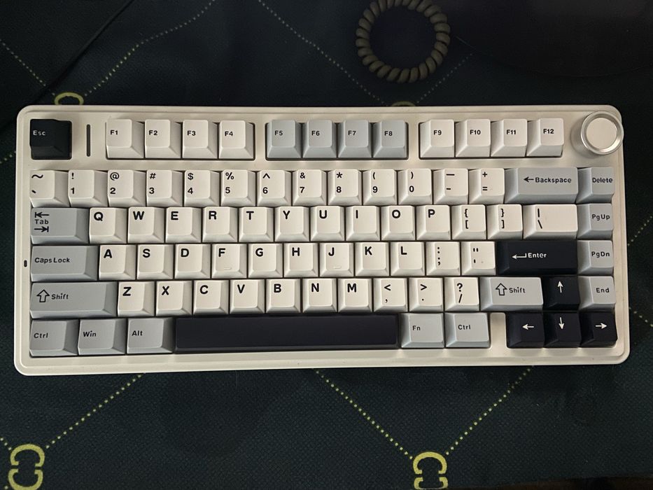 продам AULA F75