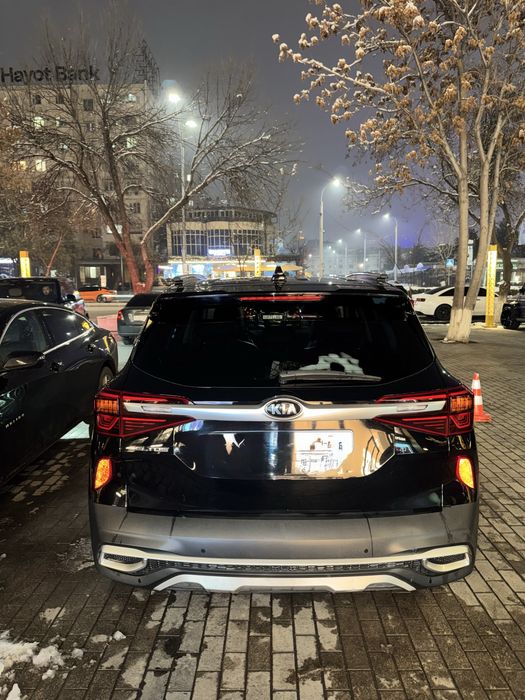 Продается автомобиль KIA SELTOS кроссовер  полный фулл 4 позиция 2021