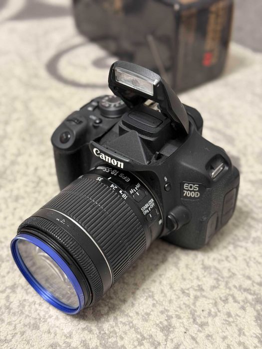 Зеркалка Canon EOS 750D + 2 объектива