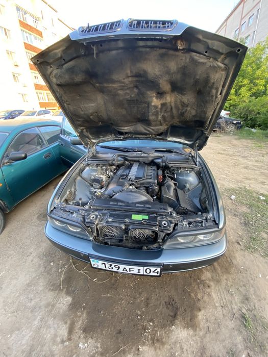 Машина BMW-520i рестайлинг