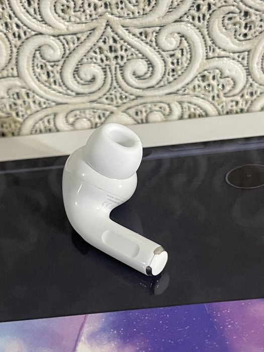 Правое ухо от Airpods Pro 2 оригинал