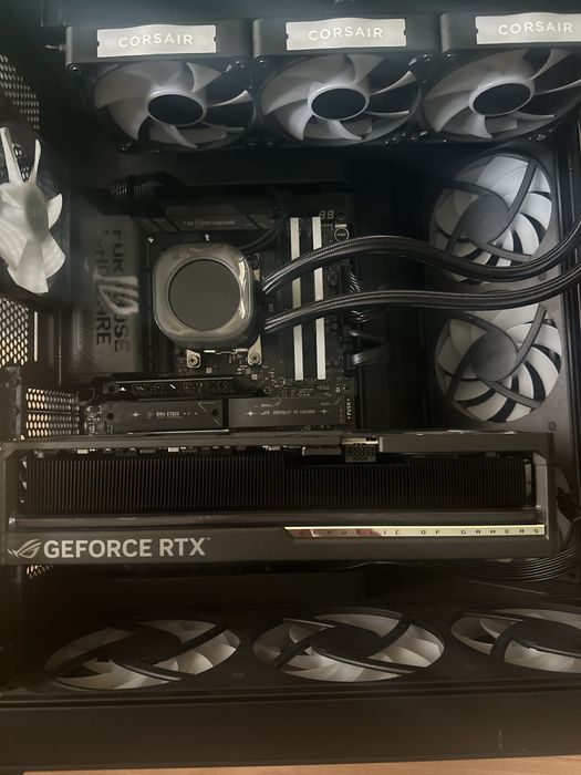 Геймърски компютър на части