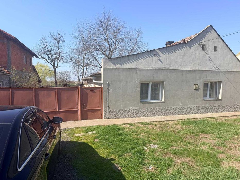 Casă de vânzare în comuna Cărpiniș 0730491998