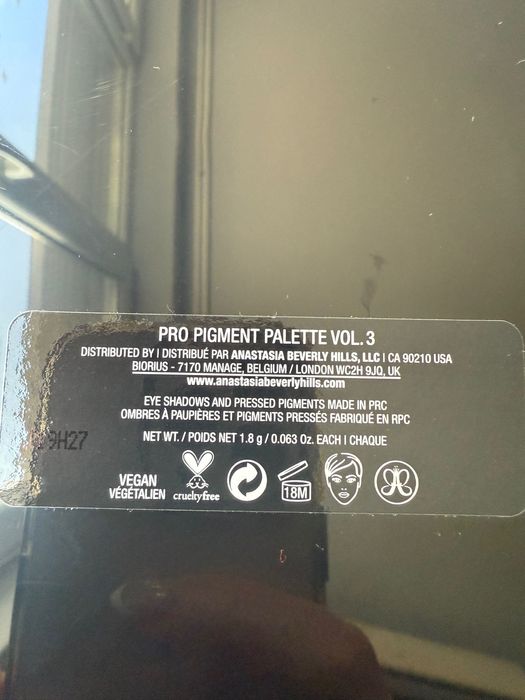 Anastasia Beverly Hills Norvina pro pigment palette vol 3