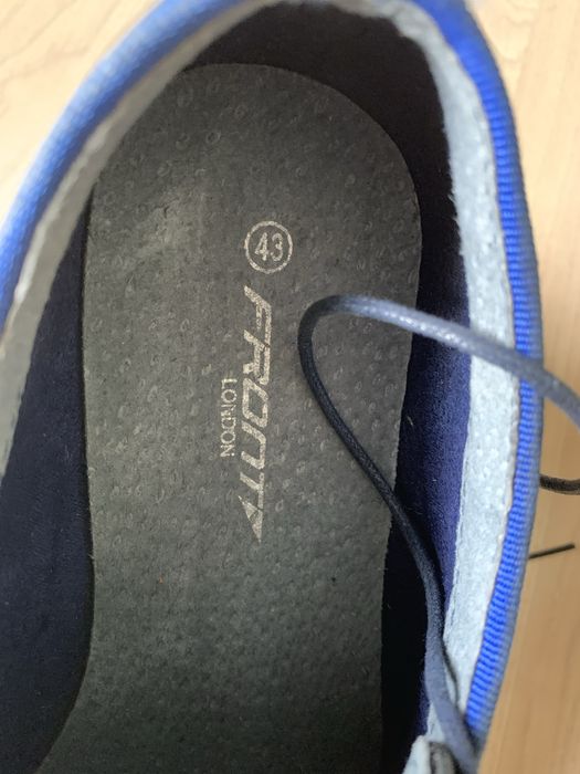 Мъжки обувки естествен лак цвят синьо