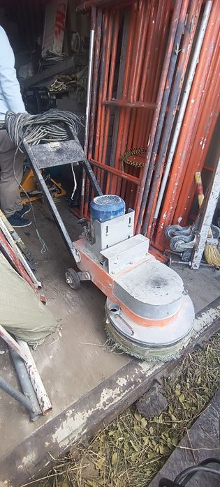 Шлифмашина по наличному полу и стяжки