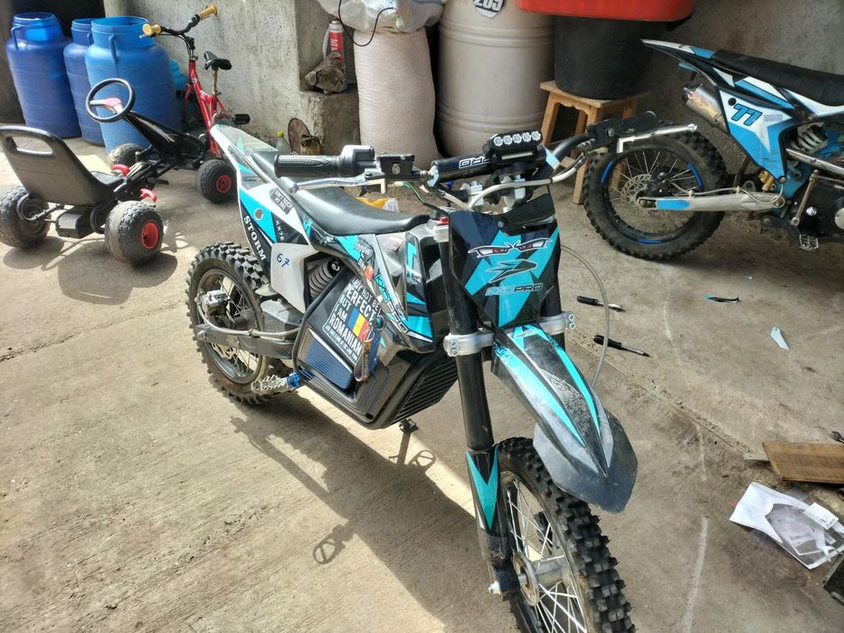 Vând motocross electric