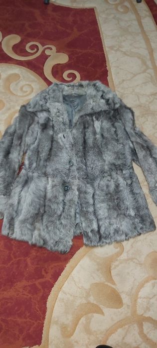 Vînd haină de damă fară defect !