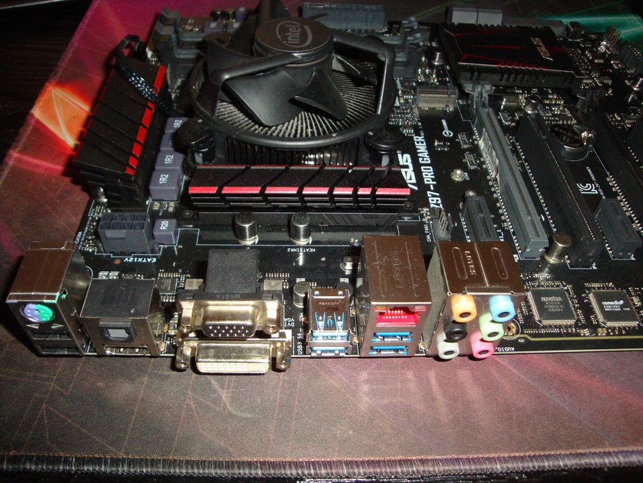 Kit asus Pro gamer Z97 black procesor i5 4590 3.7 Ghz