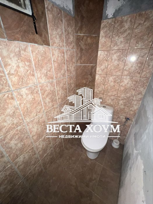 Двуетажна къща в гр. Крън