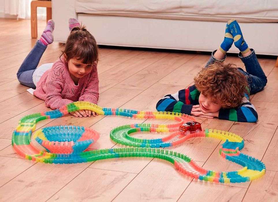 Конструктор Magic Tracks детали светятся в темноте