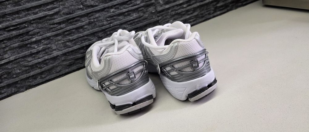 New Balance 740 whitee/green