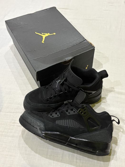 Adidasi Jordan negri marime 38
