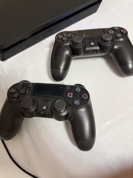 Playstation 4 slim